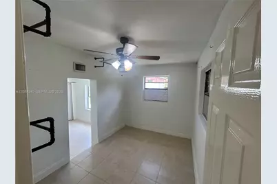 1843 NW 107th St, Miami, FL 33167 - Photo 8