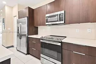 10455 NW 82nd St, Doral, FL 33178 - Photo 8