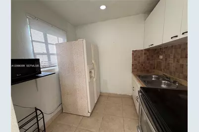 2212 Grant St #2, Hollywood, FL 33020 - Photo 6