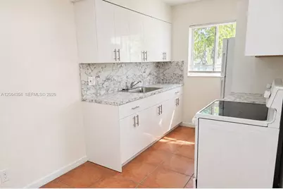 304 SE 9th Ct #8, Hallandale Beach, FL 33009 - Photo 4