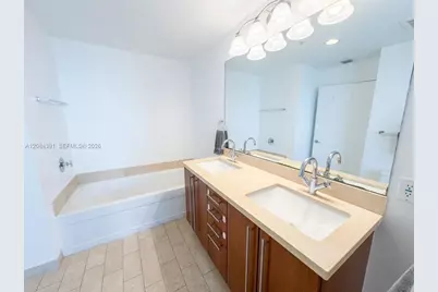 79 SW 12th St #2410-S, Miami, FL 33130 - Photo 6