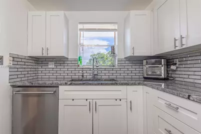 6100 NW 44th St #405, Lauderhill, FL 33319 - Photo 16