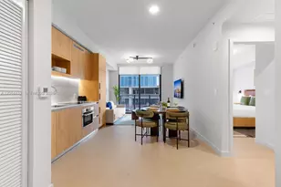 11 NE 6th St, Miami, FL 33132 - Photo 14
