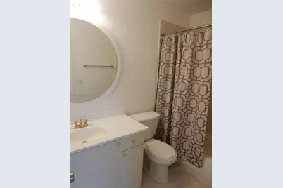 5051 W Oakland Park Blvd #302, Lauderdale Lakes, FL 33313 - Photo 10