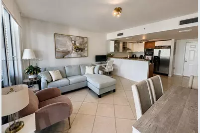 170 SE 14th St #2007, Miami, FL 33131 - Photo 4