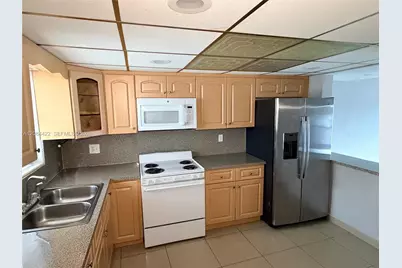 7006 W 17th Ct, Hialeah, FL 33014 - Photo 6