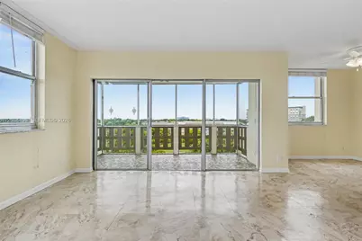 4330 Hillcrest Dr #520, Hollywood, FL 33021 - Photo 10