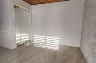 1113 NE 8th St, Hallandale Beach, FL 33009 - Photo 2