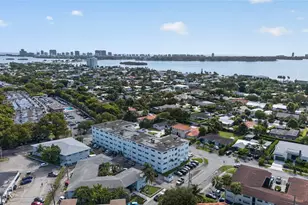 11685 Canal Dr, North Miami, FL 33181 - Photo 4