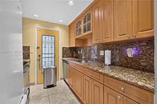11685 Canal Dr, North Miami, FL 33181 - Photo 14