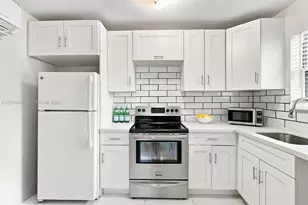 7981 NW 12th Pl, Miami, FL 33147 - Photo 4