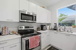 12117 NW 23rd Ct, Miami, FL 33167 - Photo 10