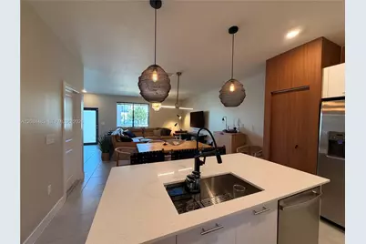 8316 NW 43rd St, Doral, FL 33166 - Photo 8