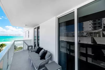2401 Collins Ave #1112, Miami Beach, FL 33140 - Photo 2