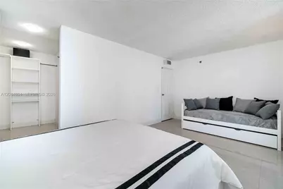 2401 Collins Ave #1112, Miami Beach, FL 33140 - Photo 20