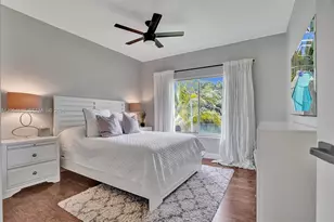10261 SW 13th St, Pembroke Pines, FL 33025 - Photo 16