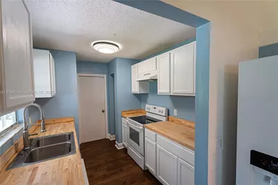 618 SW Ray Ave, Port Saint Lucie, FL 34983 - Photo 2