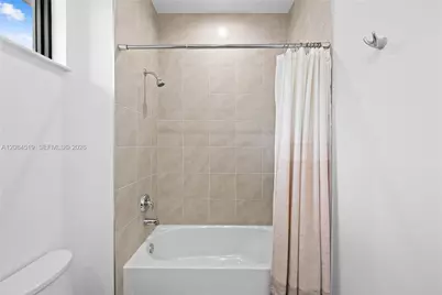 4402 NW 81st Ave, Doral, FL 33166 - Photo 14