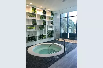 55 SW 9th St #2807, Miami, FL 33130 - Photo 18