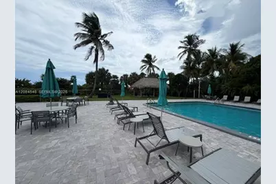 2401 Collins Ave #610, Miami Beach, FL 33140 - Photo 8