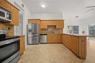 309 SW 2nd St, Florida City, FL 33034 - Photo 8