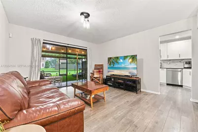10720 NW 11th St, Pembroke Pines, FL 33026 - Photo 6