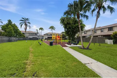 10720 NW 11th St, Pembroke Pines, FL 33026 - Photo 36