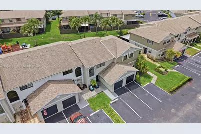 10720 NW 11th St, Pembroke Pines, FL 33026 - Photo 38