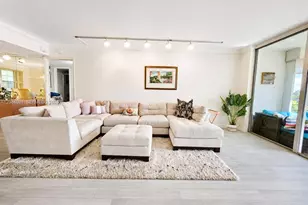 3980 Oaks Clubhouse Dr, Pompano Beach, FL 33069 - Photo 10