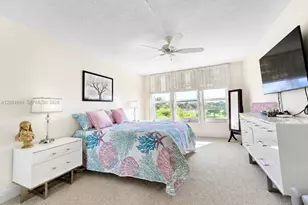 3980 Oaks Clubhouse Dr, Pompano Beach, FL 33069 - Photo 16