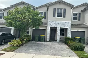 2678 SE 10th St, Homestead, FL 33035 - Photo 2