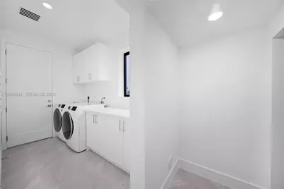 19581 NE 14th Ave, Miami, FL 33179 - Photo 20