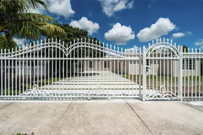 323 NW 104th Ter #-, Miami, FL 33150 - Photo 4