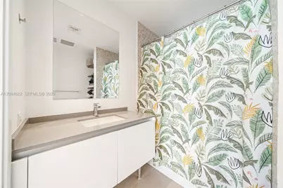 88 SW 7th St #2312, Miami, FL 33130 - Photo 24