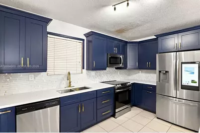 471 Ives Dairy Rd #202-3, Miami, FL 33179 - Photo 10