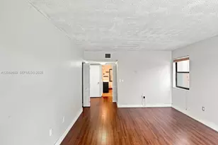 471 Ives Dairy Rd, Miami, FL 33179 - Photo 16