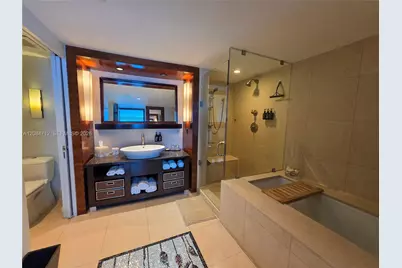 6801 Collins Ave #1014 Legal 1004 Door, Miami Beach, FL 33141 - Photo 22