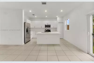 18414 SW 2nd St, Pembroke Pines, FL 33029 - Photo 6