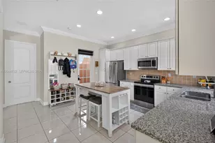 628 SW 147th Ter, Pembroke Pines, FL 33027 - Photo 14
