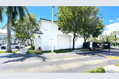 5470 NW 107th Ave #801, Doral, FL 33178 - Photo 4