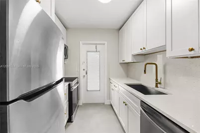 2418 Polk St #204, Hollywood, FL 33020 - Photo 2