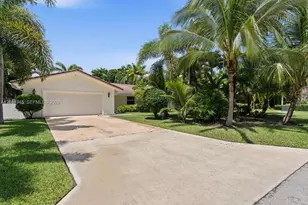 731 NW 4th Ct, Boca Raton, FL 33432 - Photo 6