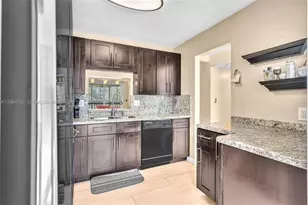 610 NE 12th Ave, Hallandale Beach, FL 33009 - Photo 6