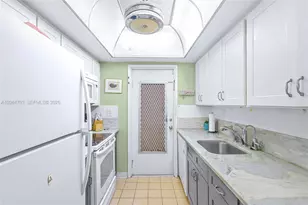 600 Pine Dr, Pompano Beach, FL 33060 - Photo 14