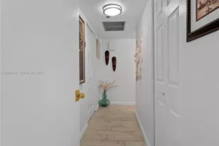 671 NE 195th St, Miami, FL 33179 - Photo 22