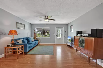 2083 SW 13th Ave, Boynton Beach, FL 33426 - Photo 10