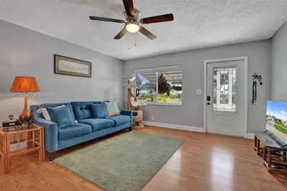 2083 SW 13th Ave, Boynton Beach, FL 33426 - Photo 12