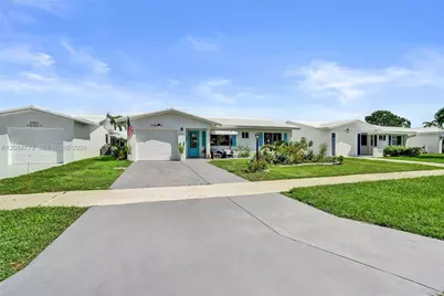 2083 SW 13th Ave, Boynton Beach, FL 33426 - Photo 2