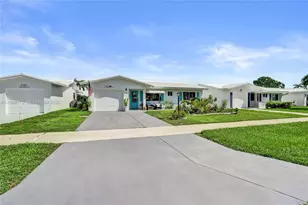 2083 SW 13th Ave, Boynton Beach, FL 33426 - Photo 2