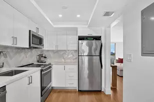 8201 Byron Ave, Miami Beach, FL 33141 - Photo 16